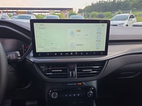 New 2025 Ford Escape SE image 19