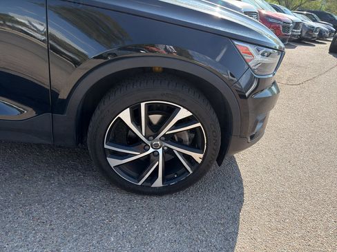 Used 2021 Volvo XC40 T5 R-Design AWD/4WD image 2