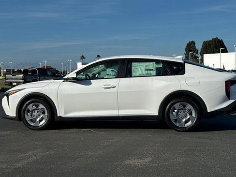 New 2025 Kia K4 LX image 7