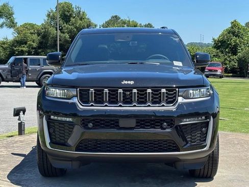 New 2026 Jeep Grand Cherokee L Limited w/ Luxury Tech Group II AWD/4WD image 2