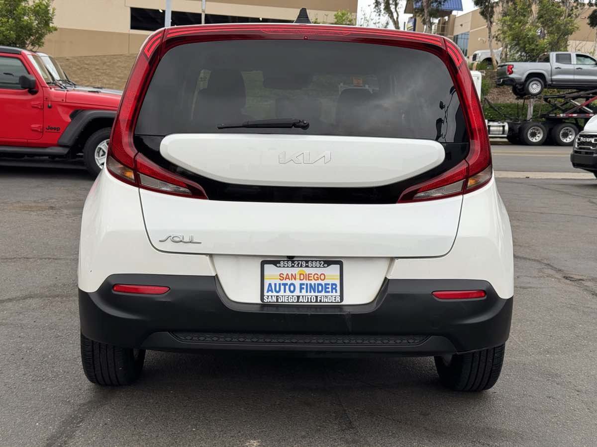 Used 2022 Kia Soul LX w/ Technology Package FWD image 11