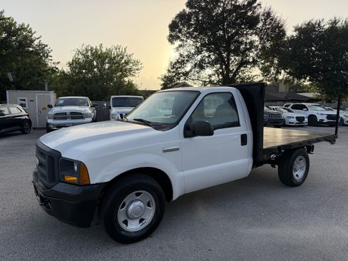 Used 2005 Ford F250 XL RWD image 3
