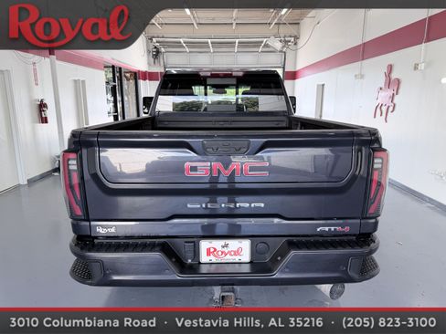 Used 2024 GMC Sierra 2500 AT4 w/ AT4 Preferred Package AWD/4WD image 5