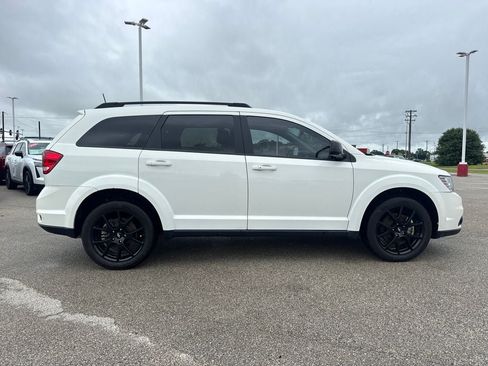 Used 2019 Dodge Journey SE FWD image 8