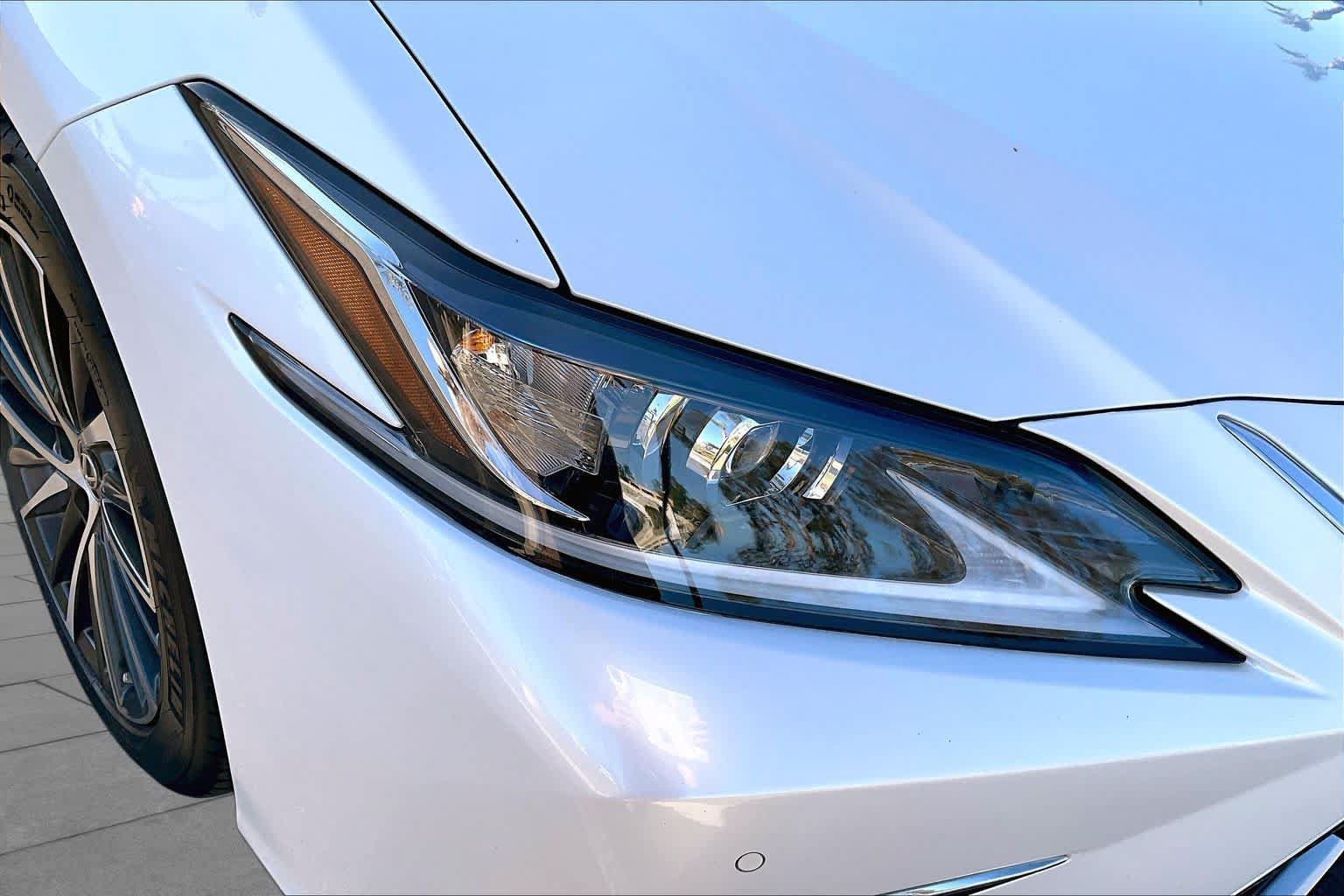 Certified 2024 Lexus ES 350 w/ Premium Package FWD image 26