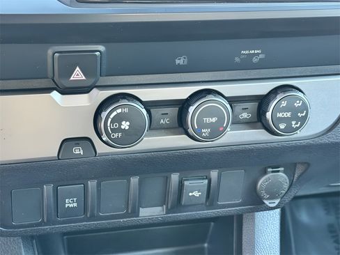 Used 2022 Toyota Tacoma SR image 17