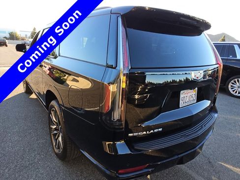 Used 2023 Cadillac Escalade ESV Sport w/ Touring Package AWD/4WD image 3