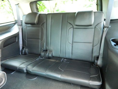 Used 2016 GMC Yukon Denali AWD/4WD image 3
