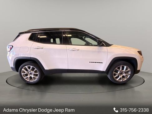Used 2025 Jeep Compass Limited AWD/4WD image 5