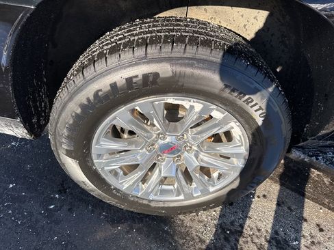 Used 2023 GMC Yukon Denali image 12