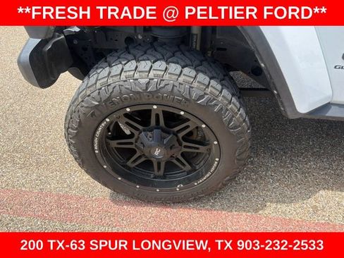 Used 2023 Jeep Gladiator Sport AWD/4WD image 5