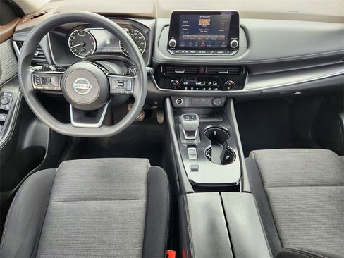 Used 2021 Nissan Rogue SV image 10