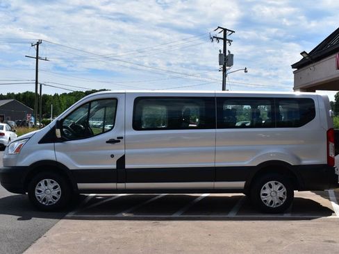Used 2017 Ford Transit 350 XLT RWD image 5