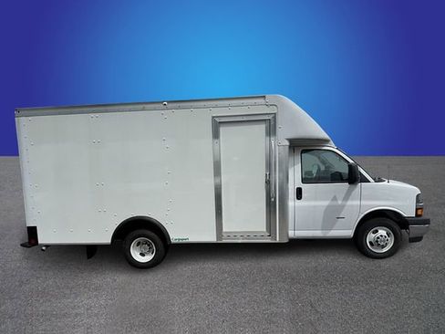 New 2023 Chevrolet Express 3500 w/ Power Convenience Package RWD image 4