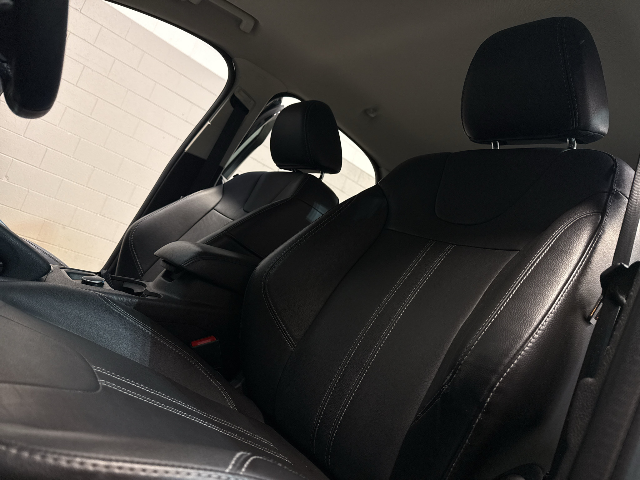 Used 2014 Ford Focus SE w/ Equipment Group 201A FWD image 16