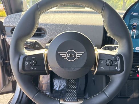 Certified 2025 MINI Cooper S FWD image 30