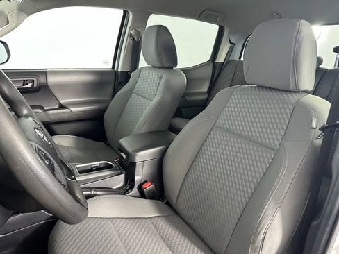 Used 2021 Toyota Tacoma SR AWD/4WD image 13