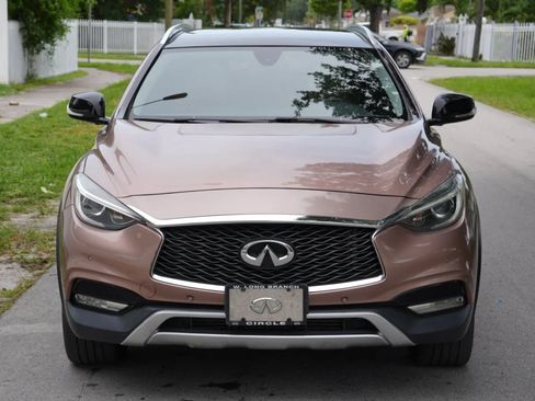 Used 2018 INFINITI QX30 Premium w/ Navigation Package AWD/4WD image 5