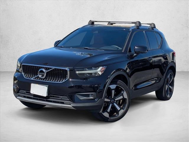Used 2020 Volvo XC40 T5 Momentum w/ Protection Package Premier AWD/4WD image 1