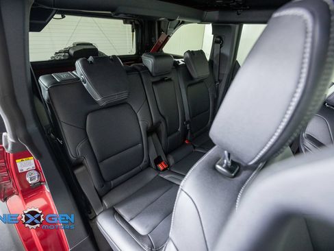 Used 2025 Ford Bronco Badlands AWD/4WD image 44