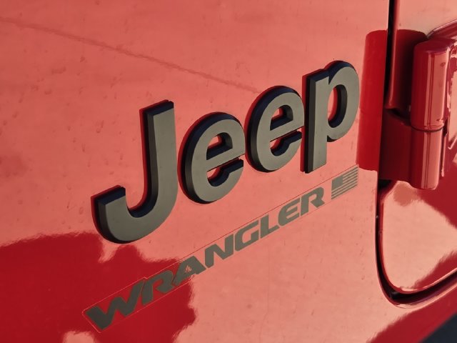 Used 2026 Jeep Wrangler Unlimited Sahara AWD/4WD image 12