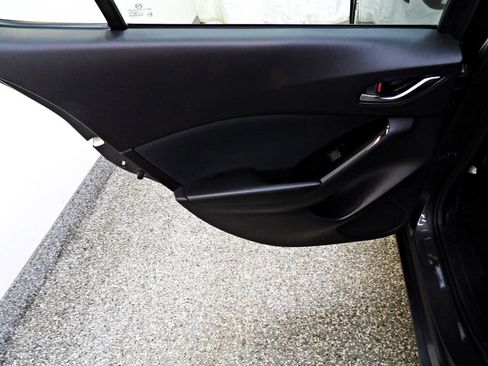 Used 2017 MAZDA MAZDA3 Sport FWD image 9