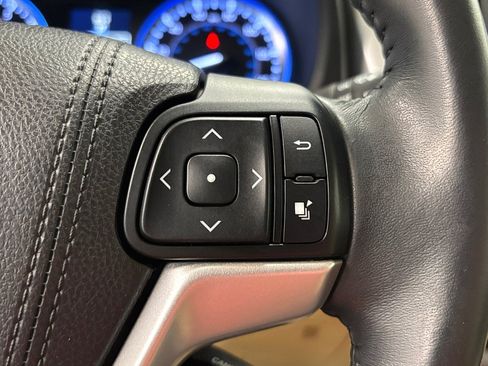 Used 2016 Toyota Highlander XLE AWD/4WD image 34
