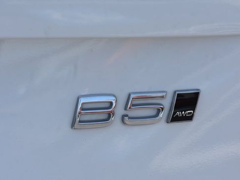Used 2023 Volvo XC90 B5 Core AWD/4WD image 8