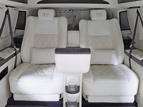 Used 2017 Cadillac Escalade ESV Luxury image 32