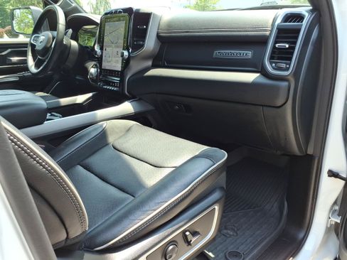 Used 2023 RAM 1500 Laramie AWD/4WD image 9