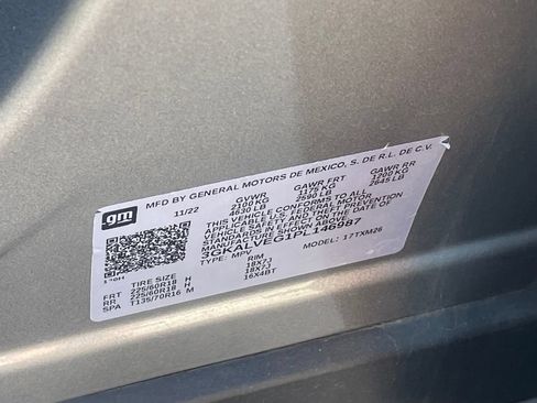 Used 2023 GMC Terrain SLT AWD/4WD image 32