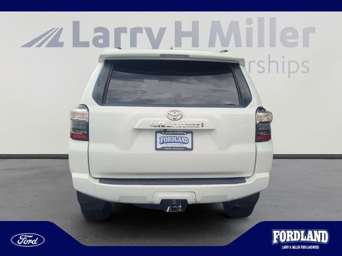 Used 2023 Toyota 4Runner SR5 Premium w/ SR5 Premium Package AWD/4WD image 4