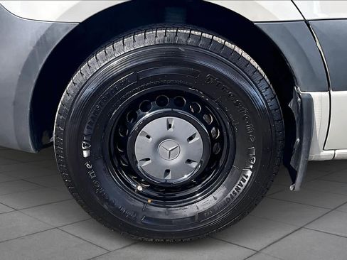 Used 2021 Mercedes-Benz Sprinter 2500 image 11