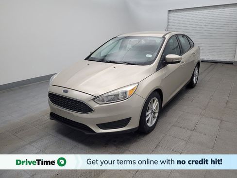 Used 2017 Ford Focus SE image 1