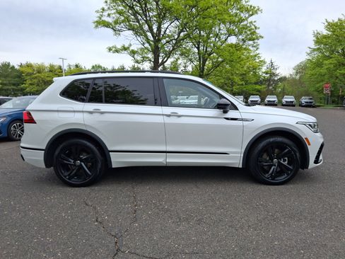 Certified 2024 Volkswagen Tiguan SE R-Line AWD/4WD image 7