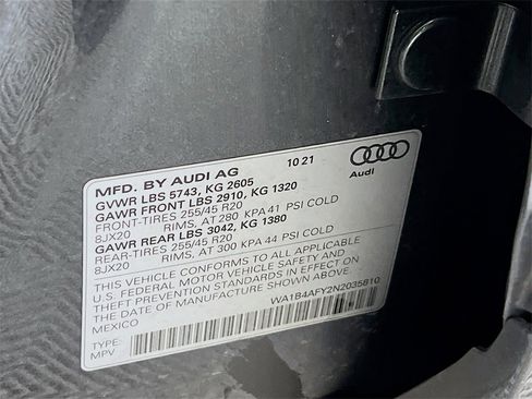 Used 2022 Audi SQ5 Premium Plus w/ Premium Plus Package image 31