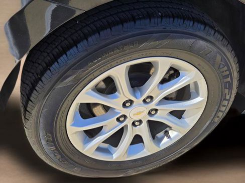 Used 2018 Chevrolet Equinox LT image 8