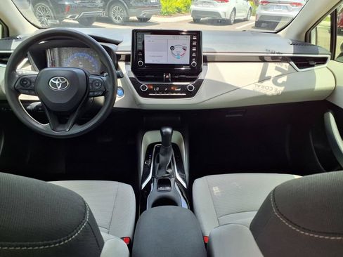 Used 2021 Toyota Corolla LE FWD image 16