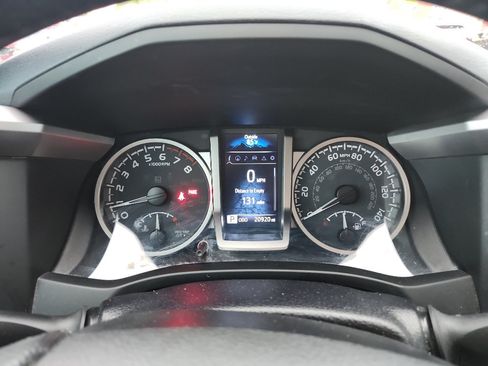 Used 2022 Toyota Tacoma Limited AWD/4WD image 26