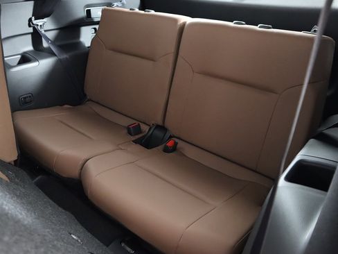 New 2025 Mitsubishi Outlander SEL image 38