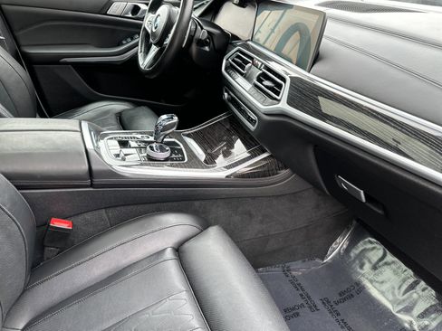 Used 2022 BMW X7 xDrive40i w/ M Sport Package image 17