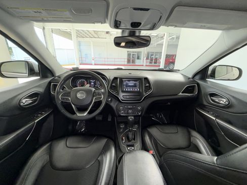 Used 2020 Jeep Cherokee Latitude Plus w/ Comfort/Convenience Group image 22