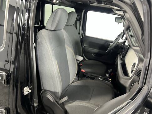 Certified 2024 Jeep Gladiator Sport image 31