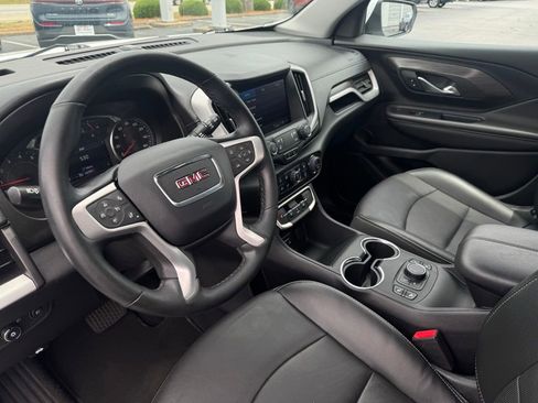 Used 2024 GMC Terrain SLT FWD image 16