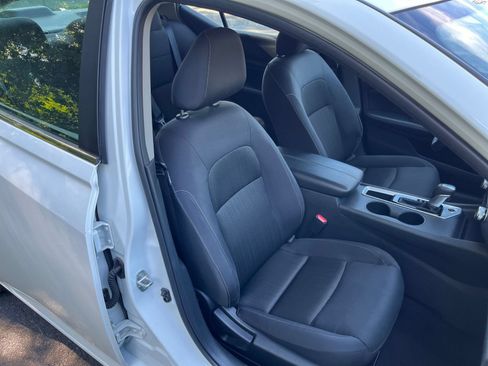 Used 2025 Nissan Altima 2.5 SV FWD image 36