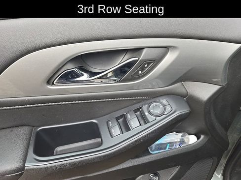 Used 2022 Chevrolet Traverse LT image 8