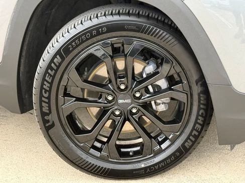 Used 2020 GMC Terrain SLT w/ Preferred Package image 2