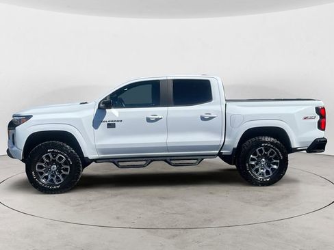 Used 2023 Chevrolet Colorado Z71 w/ Z71 Convenience Package 2 AWD/4WD image 2
