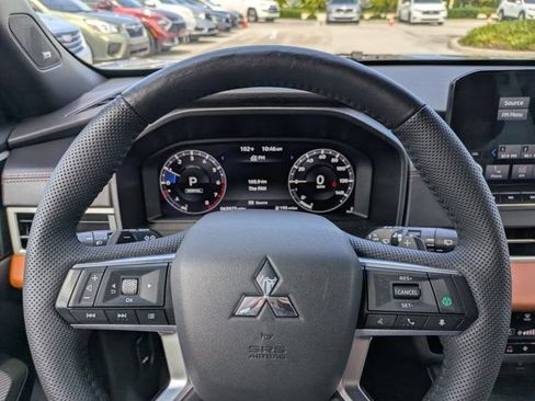Used 2023 Mitsubishi Outlander SEL FWD image 24