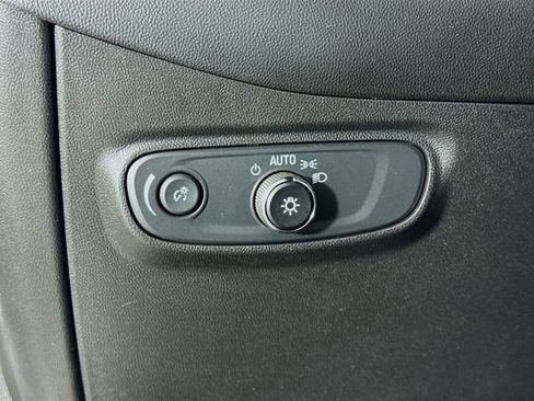 Used 2022 Chevrolet Equinox LT FWD image 10